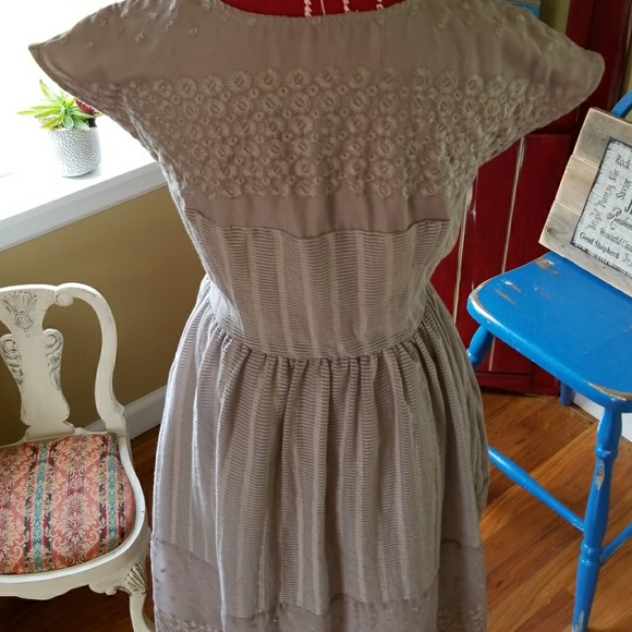 DE Collection Dress! - Picture 8 of 8